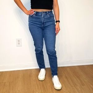 AE Medium Wash Mom Jeans Size 00 Short